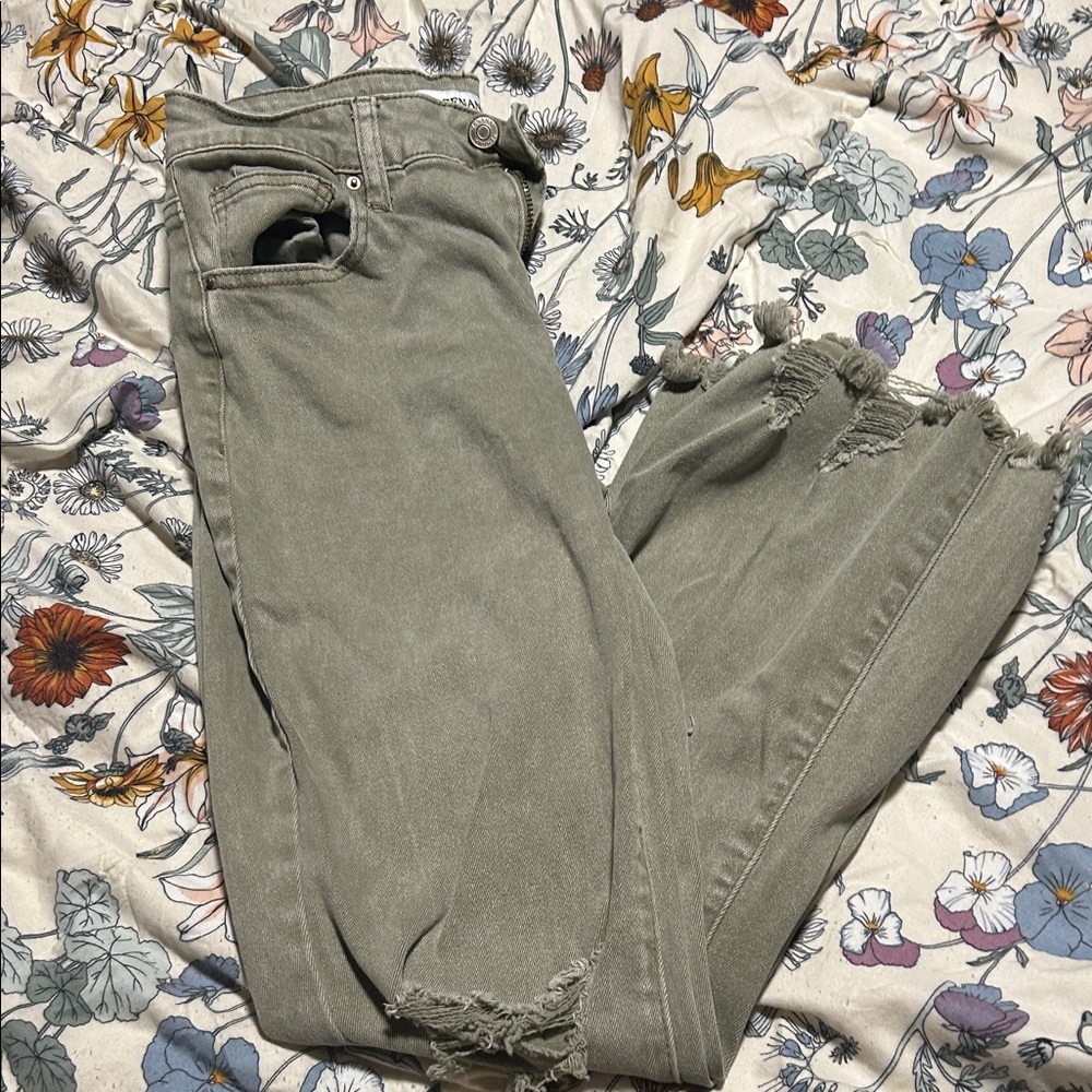 Zenana Outfitters Olive Cropped Jeans
